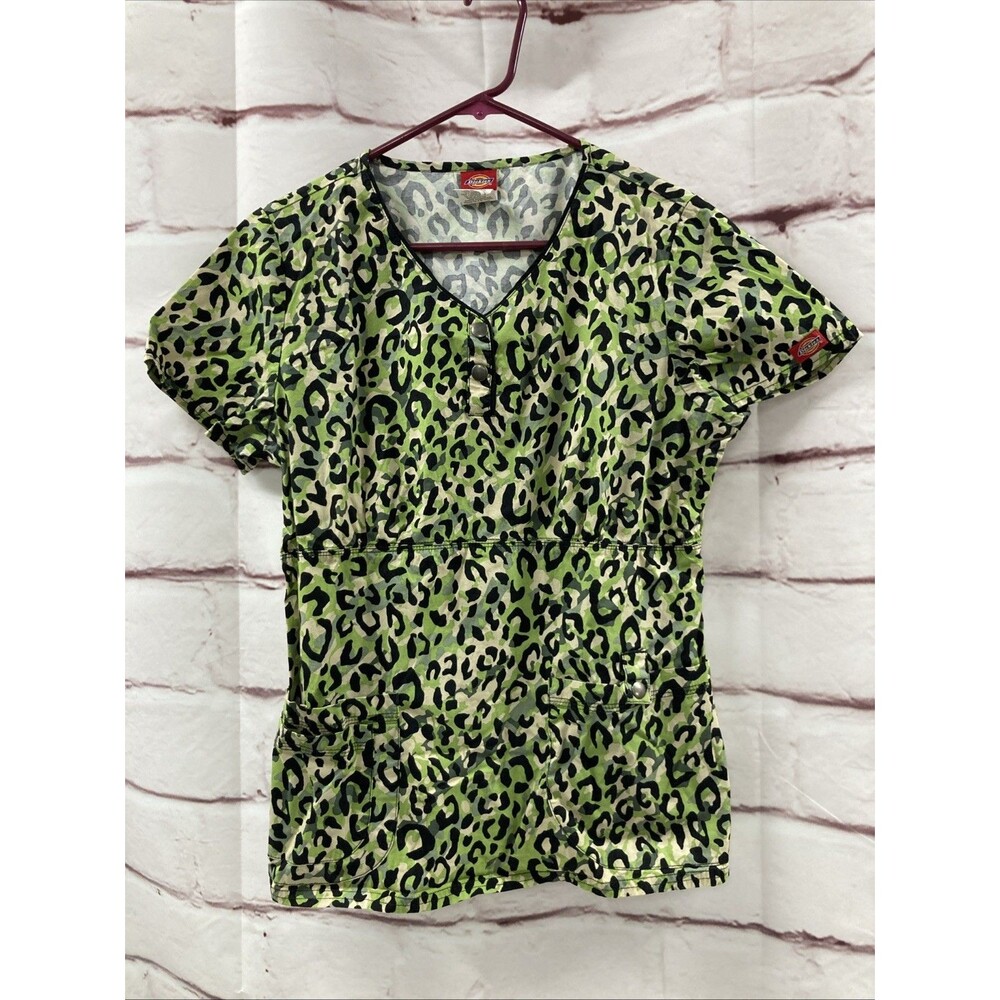 Dickies green black animal print Scrub Top Womens SZ M Fitted Pockets Cotton